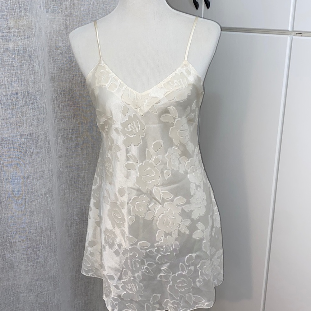Vintage VS babydoll chamise